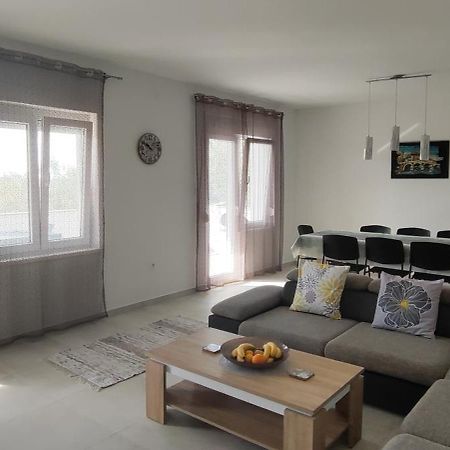 Apartman Emily, 6 Plus 2 Guests, Newly Refurbished Пула Экстерьер фото