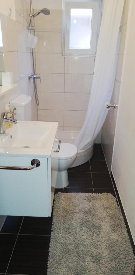 Apartman Emily, 6 Plus 2 Guests, Newly Refurbished Пула Экстерьер фото