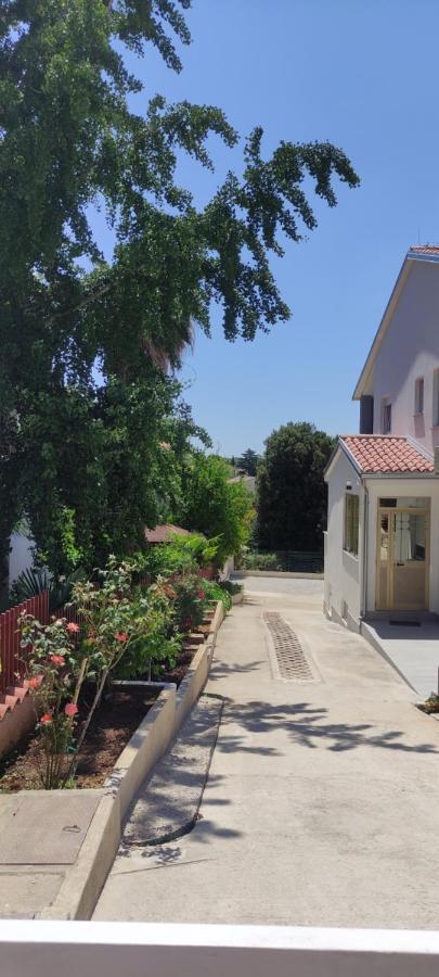 Apartman Emily, 6 Plus 2 Guests, Newly Refurbished Пула Экстерьер фото